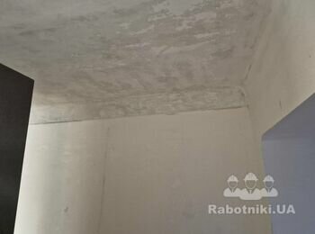 Поклеяти шпалери в 3-к квартирі