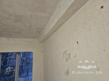 Поклеяти шпалери в 3-к квартирі