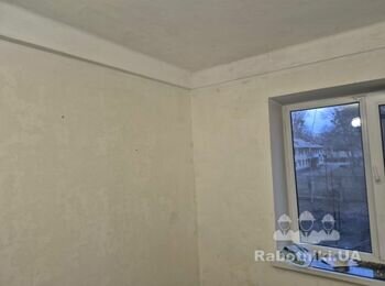 Поклеяти шпалери в 3-к квартирі