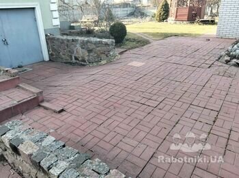 Демонтаж тротуарної плитки та монтаж гранітної плитки