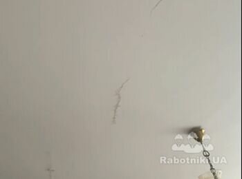 Устранить дефекты на потолке после подтопления