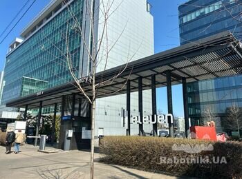 Фарбування металоконструкцій вхідноі групи .