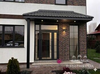 Облаштування вхідної групи будинку з тамбуром
