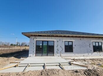 Тераси та вхідні групи в будинки