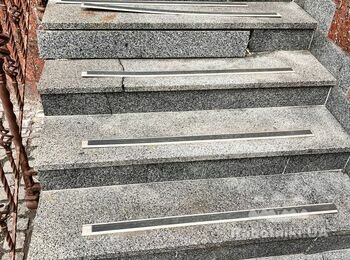 Ремонт вхідної групи (перекладання плитки)