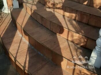 Лицювання вхідної групи та терасси