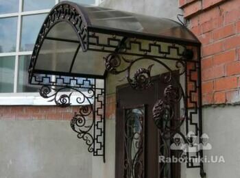 Навіс на вхідними дверима, козирьок, дашок