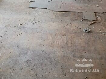 Требуются специалисты для монтажа деревянного пола.