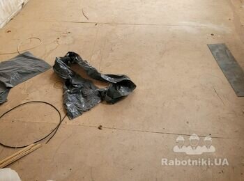 Требуются специалисты для монтажа деревянного пола.