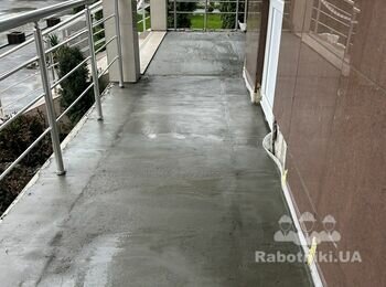 Заміна плитки на вхідних групах будинку