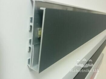 Монтаж плінтусов