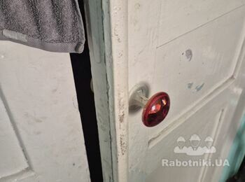 Реставрація старих подвійних дерев'яних міжкімнатних дверей