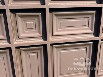 Малярні роботи по фарбуванню воріт