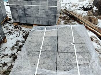 Кладка паркану з декоративних блоків