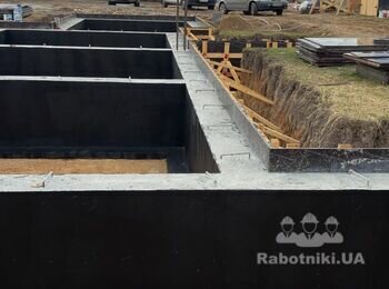Монтаж зовнішньої каналізації по фундаменту
