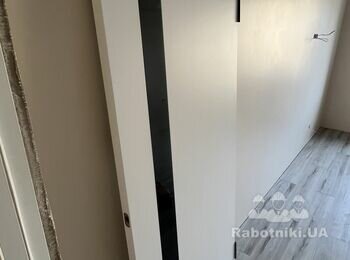 Потрібно встановити 5 дверей