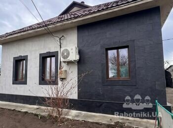 Облицювати фасад мармуром та відмостку гранітом