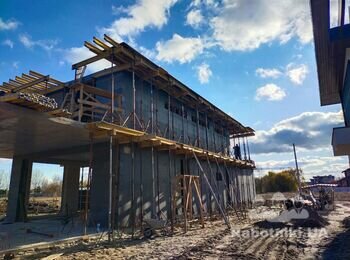 Будівництво двох приватних будинків