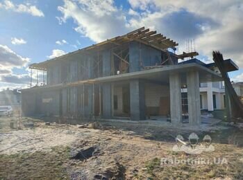 Будівництво двох приватних будинків
