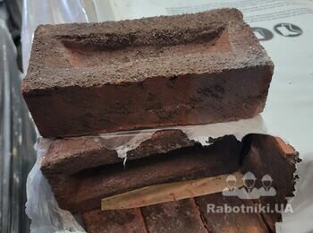 Потрібни підсобник, ризать кипрпіч