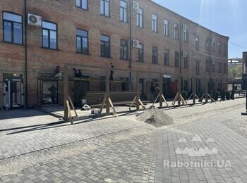 Будівництво односкатної перголи з покриттям полікарбонатом