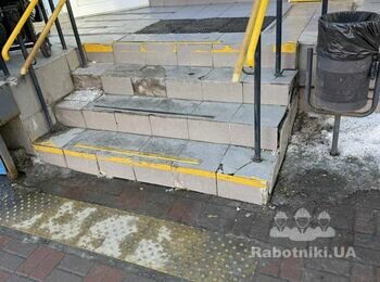 Ремонт плитки при вході