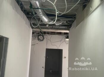 Монтаж стелі Амстронг