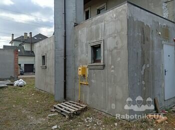 Приватний будинок. Фасадні роботи по будинку. Фасад, цоколь, ганок.