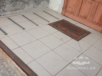 Ремонт та облицювання плиткою зовнішніх бетонних сходів