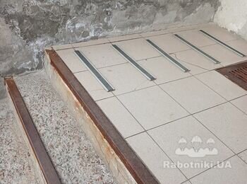 Ремонт та облицювання плиткою зовнішніх бетонних сходів