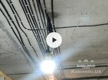 Монтаж наддверних перегородок з газоблоку.