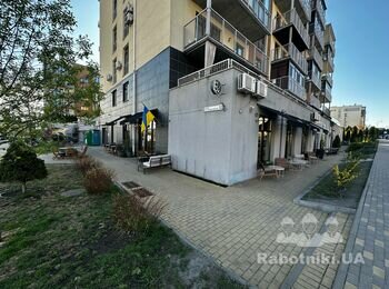 Фарбування фасаду 76 м2 першого поверху комерційного приміщення