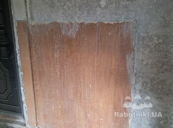 Потрібно обдерти старі стіни на кухні, коридорі та частині ванної