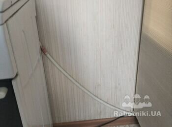 Зняти та поклеїти шпалери