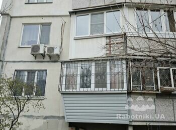 Зовнішня обшивка балкону