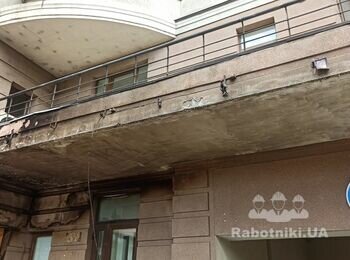 Ремонт фасаду дому після пожежі