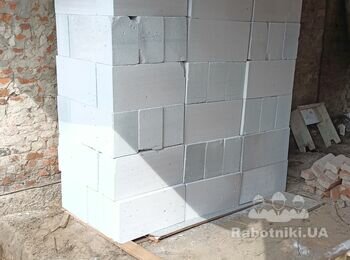 Ремонт будинку, кладка газоблоку, фундамент, штукатурка...