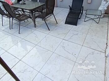 Укладка плитки на террасе