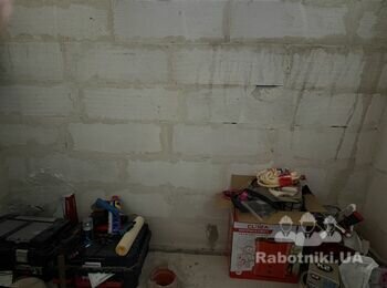 Провести водопровід та каналізацію в будинку (с. Погреби)