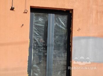 Поклеїти пілястри