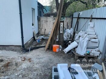 Мягкая отмостка дома (до 40 м) дренаж, немного спланировать участок