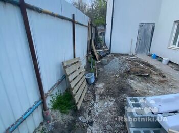 Мягкая отмостка дома (до 40 м) дренаж, немного спланировать участок