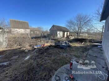 Прибирання прибудинкової території