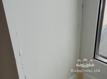 Малярні роботи: відкоси та частина стіни