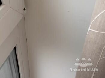 Малярні роботи: відкоси та частина стіни