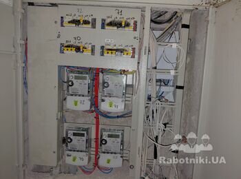 Електромонтажні роботи: прокладання електропроводки та встановлення ел