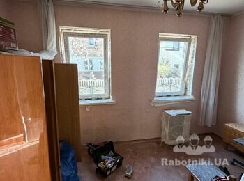 Поклеїти шпалери та зробити відкоси на дачі