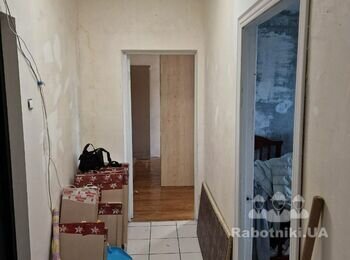 Поклейка шпалер у квартирі 51 кв м