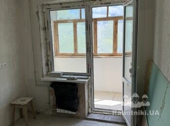 Сделать откосы на окнах и балконов двери и зашить потолок пластиком