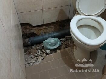 Стяжка пола в душе. 2 кв.м